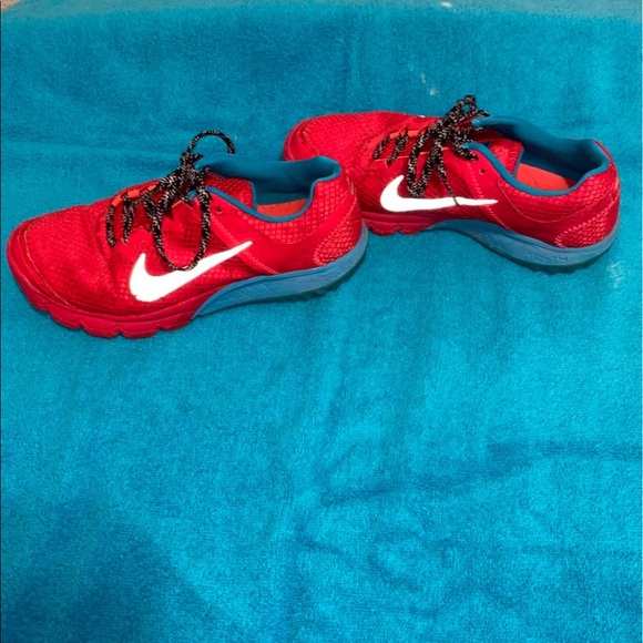 Nikes - Picture 4 of 6